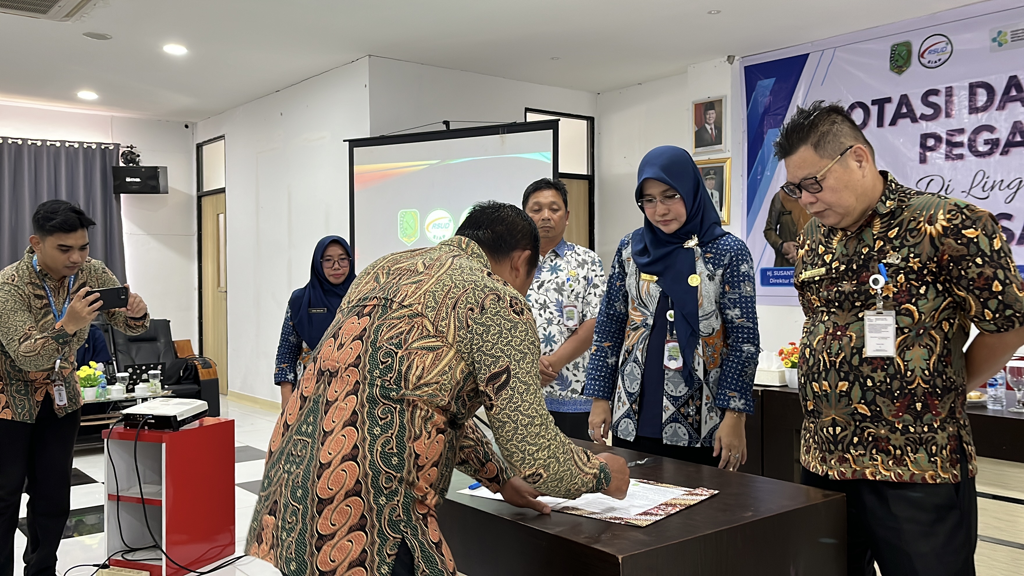 Mutasi Dan Rotasi Pegawai Di Lingkungan RSUD Sambas