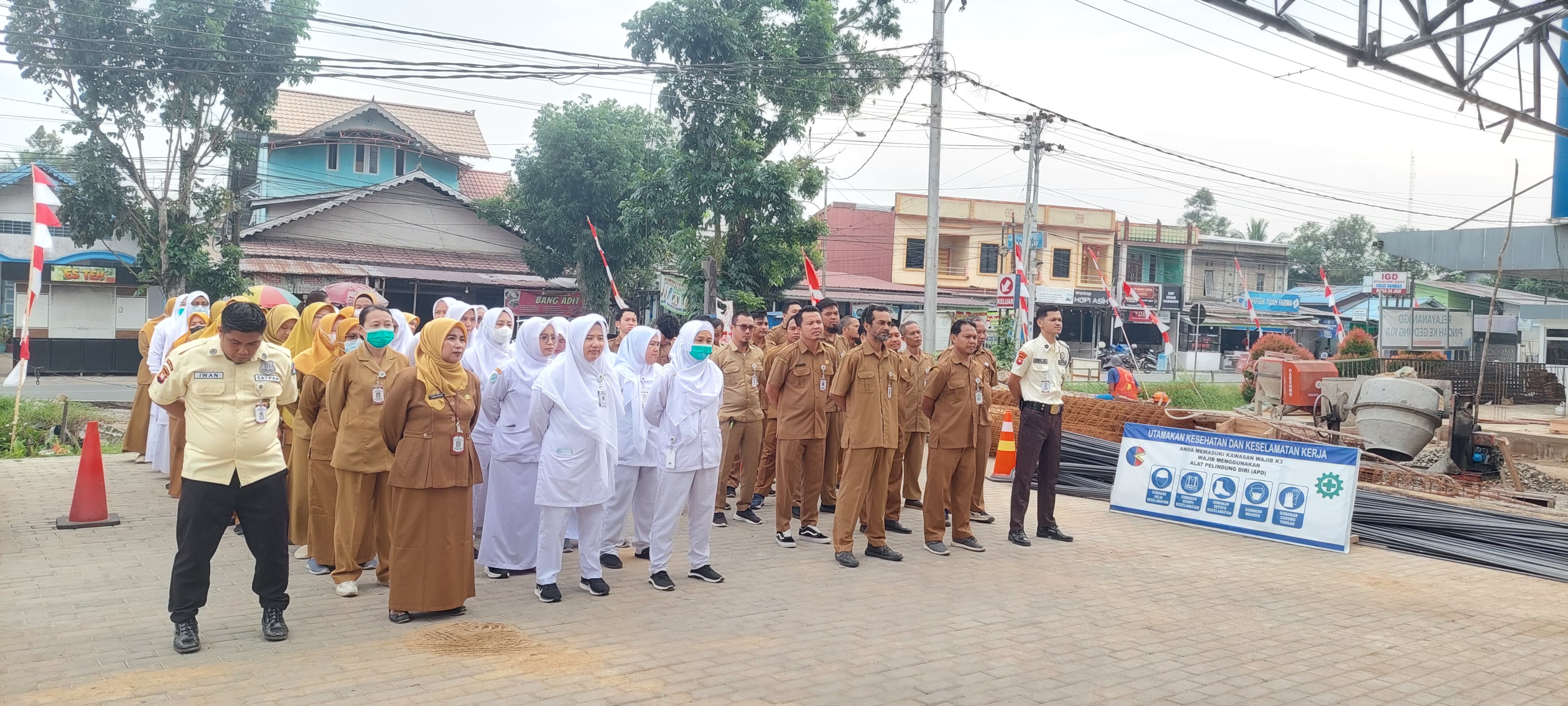 Apel Pagi RSUD Sambas : 27 Juli 2026 - Menjadi Momen Perpisahan Kabid.  Penunjang dan Sarana Pelayanan Kesehatan Bapak Sapto Suharyoko Jelang Purna Tugas